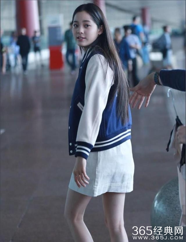 李安儿子的一条微博暗示,他很喜欢欧阳娜娜!_影视资讯_365经典网