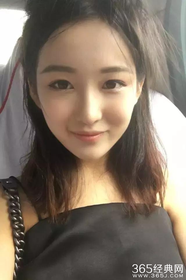 大型福利!Hello女神曹婉瑾的奇妙香蕉之旅