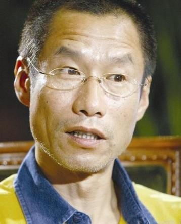 当年妻子为他私奔,后来他成为影帝,对妻子的爱