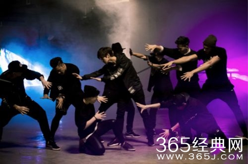 鹿晗《封印》MV预告首公开。