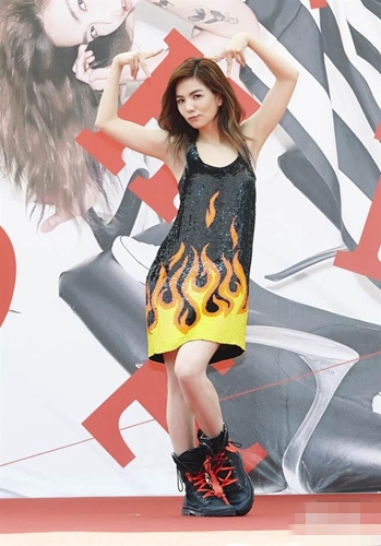 Ella自曝曾推打贾静雯知道她怀孕后吓到腿软