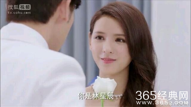 《亲爱的，公主病》一来就摸胸，背景搞基是想告诉我们什么？