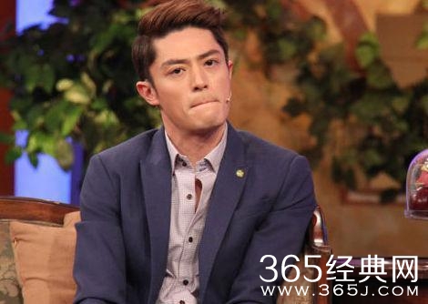 勤俭持家！霍建华手机屏幕碎裂都未维修