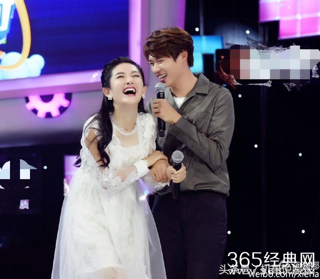 谢娜循环听这首歌曲缓解内心孤单，网友：