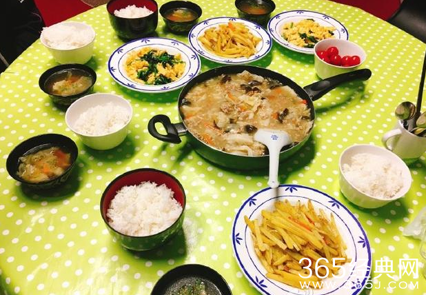 超贤惠！福原爱为老公做美食再秀恩爱