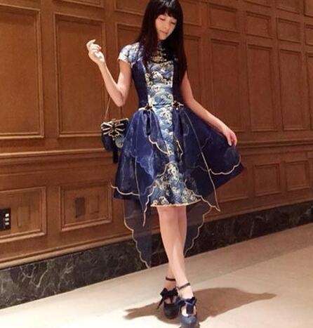 《我们来了》19岁徐娇晒豪宅晒手臂