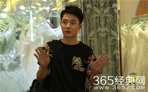 张丹峰办婚礼获儿子力挺 柔情攻势俘获洪欣