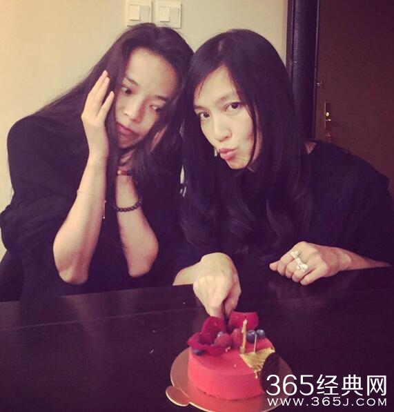 林熙蕾获舒淇庆生为其许愿：祝你早生双胞胎