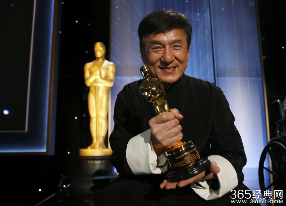 成龙获奥斯卡终身成就奖 网友：实至名归