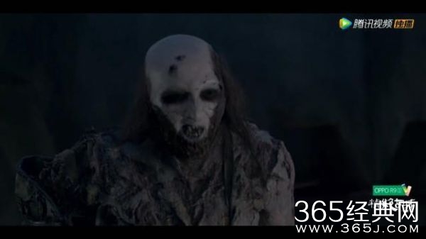 《鬼吹灯》墓里干尸火了 因为他会玩手机