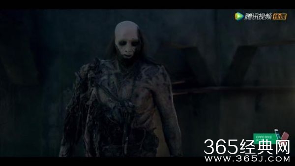 《鬼吹灯》墓里干尸火了 因为他会玩手机
