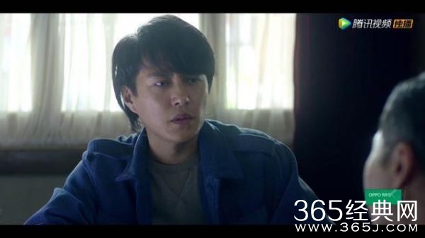 《鬼吹灯》墓里干尸火了 因为他会玩手机