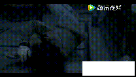 《鬼吹灯》墓里干尸火了 因为他会玩手机