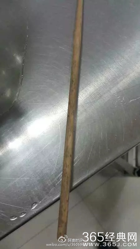 网曝陕西汉中某私立学校餐厅 家长们气炸