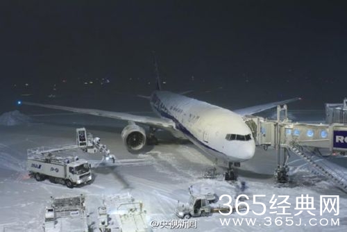 北海道特大暴雪致数千人滞留机场 中国多架次航班抵达支援