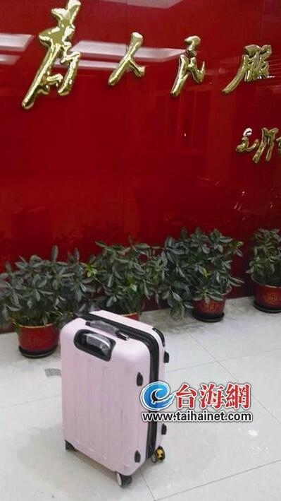 大四女生小曹为什么跳楼自杀 疑因司机捡行李不还