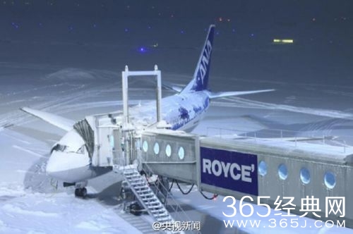 北海道特大暴雪致数千人滞留机场 中国多架次航班抵达支援