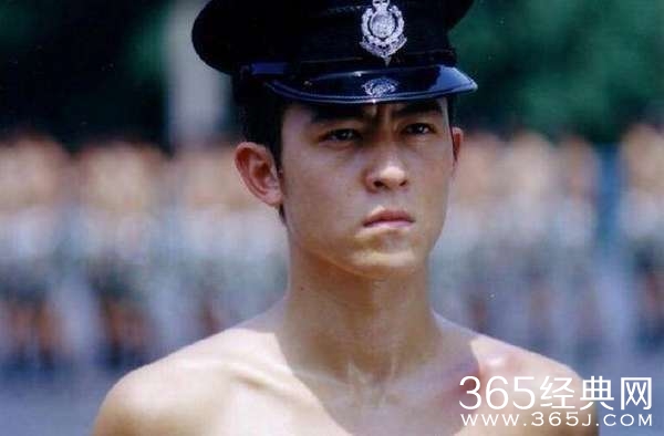 陈冠希素颜玩直播播了什么 陈冠希直播照片