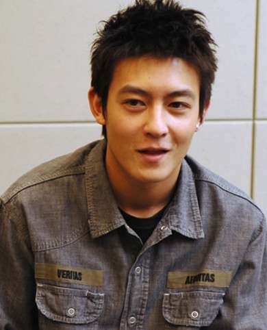 陈冠希素颜玩直播播了什么 陈冠希直播照片