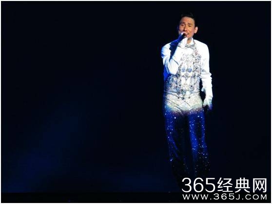 王菲为何被众人合力从神坛推倒在地？还惨遭众明星集体打脸