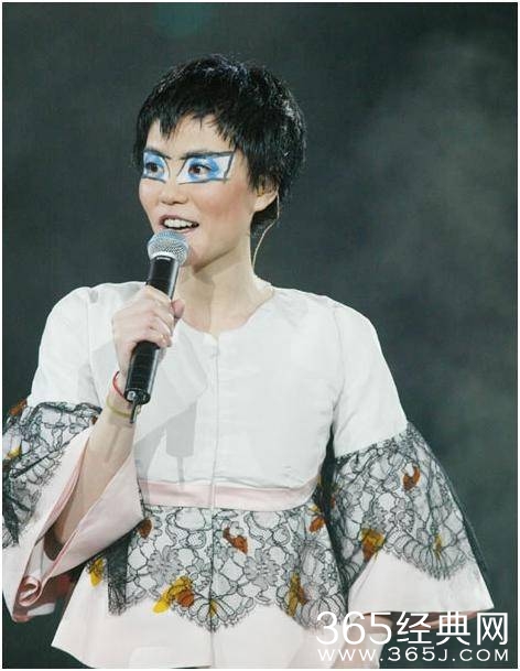 王菲为何被众人合力从神坛推倒在地？还惨遭众明星集体打脸