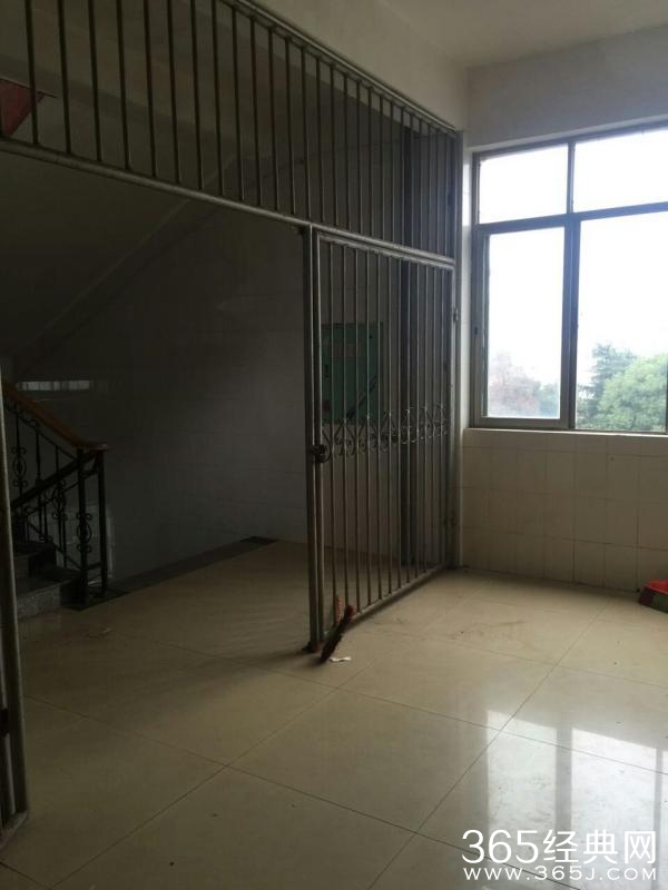 湖南高中生晚自习吊在学校楼道铁门上死亡 现场诡异死亡真相不明