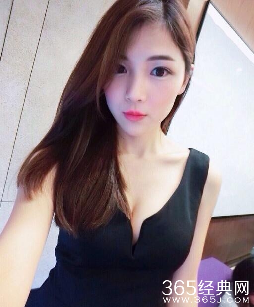 小宜(Xiiao Yee)照片三围 F杯正妹走红网络