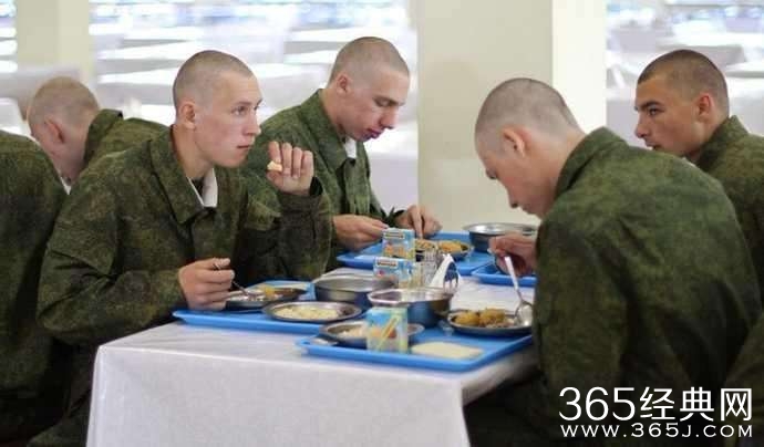 俄罗斯农村穷的让中国人震惊：年轻人唯一出路是当兵