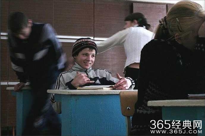 俄罗斯农村穷的让中国人震惊：年轻人唯一出路是当兵