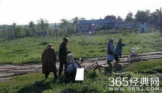 俄罗斯农村穷的让中国人震惊：年轻人唯一出路是当兵