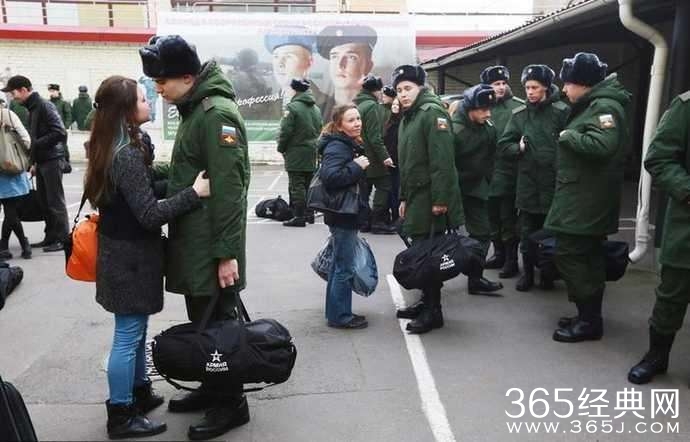 俄罗斯农村穷的让中国人震惊：年轻人唯一出路是当兵