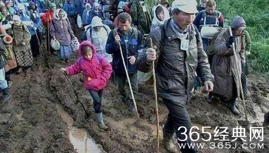 俄罗斯农村穷的让中国人震惊：年轻人唯一出路是当兵