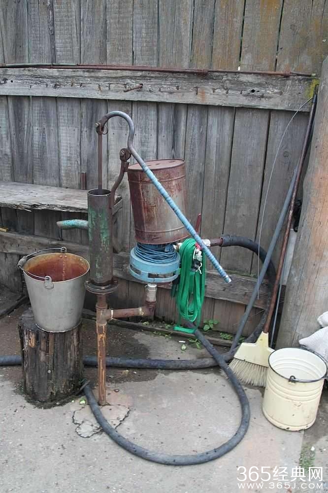 俄罗斯农村穷的让中国人震惊：年轻人唯一出路是当兵