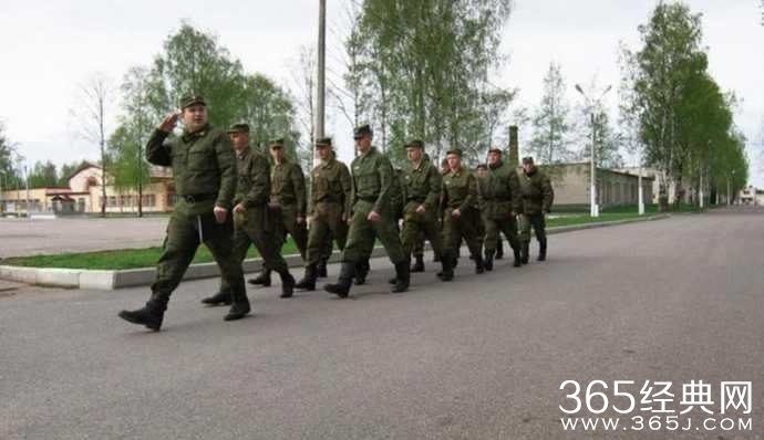 俄罗斯农村穷的让中国人震惊：年轻人唯一出路是当兵