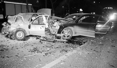 百天宝宝夜半高烧爸爸打车买药发生车祸 当事司机疑酒驾