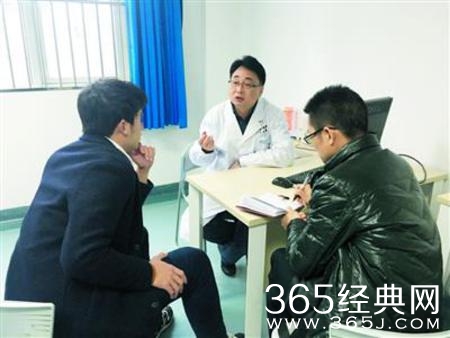 小伙微信抢红包两月输17万后轻生 获救后又借贷赌