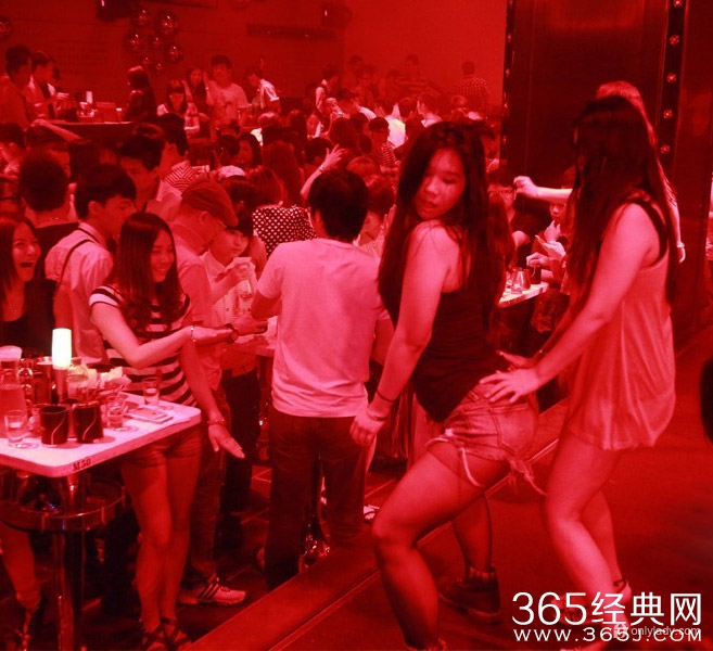 郑州皇家一号美女公关小姐大尺度照片全集 皇家一号背景后台是谁