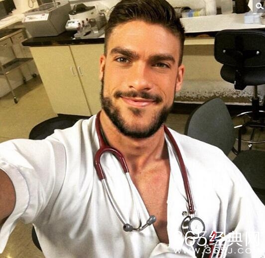 弗兰苏雷亚斯资料照片 西班牙男护士长相俊俏身材健美成网红