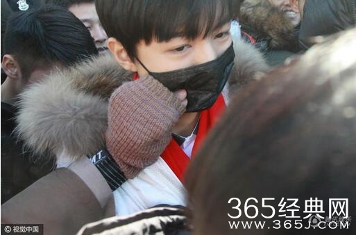 王俊凯艺考口罩被撕视频图片在线观看