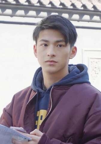 陈泽轩个人资料照片 素人考生陈泽轩整容了吗