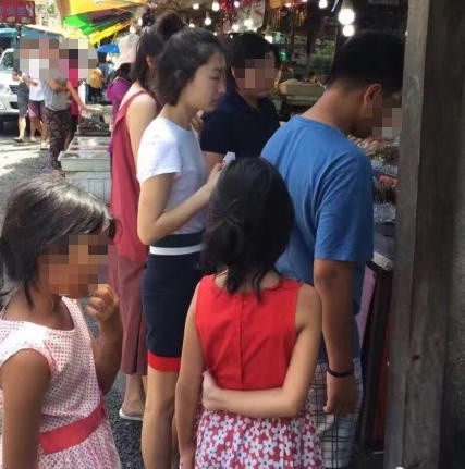 窦靖童和周冬雨认识吗 两个人结伴出游什么关系