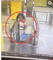 男子地铁站强吻保洁阿姨视频在线观看