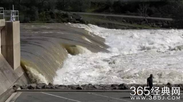 某大国国内最高大坝因维护不到位 紧急疏散附近百姓