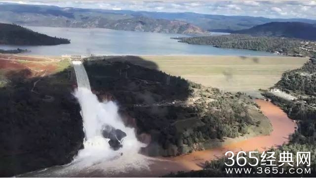 某大国国内最高大坝因维护不到位 紧急疏散附近百姓