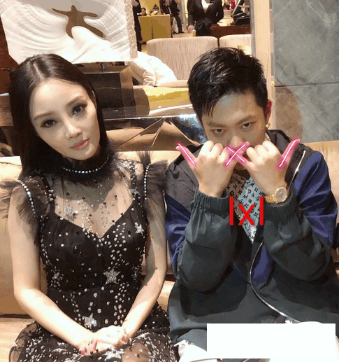 李小璐PGone疑似热恋视频曝光 马苏微博底下被“骂惨”