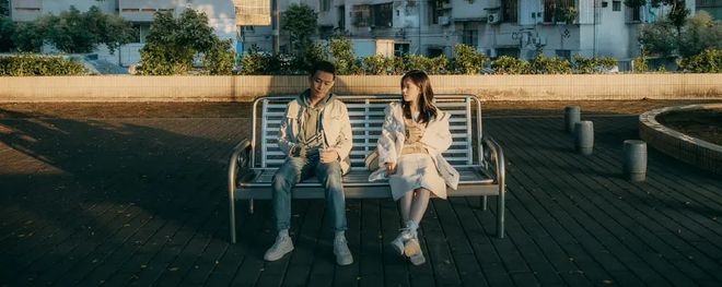 二刷《狂飙》才看清楚，安欣赌孟钰的奶茶无毒，不是因为爱她