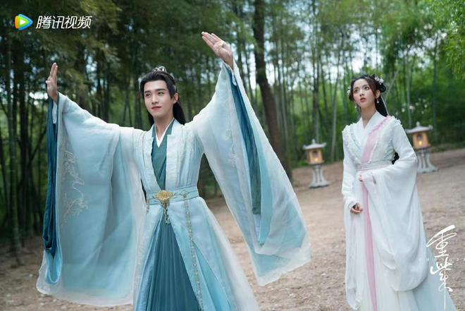 《重紫》开播，马闻远痴情守护杨超越