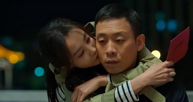 二刷《狂飙》才看清楚，安欣赌孟钰的奶茶无毒，不是因为爱她