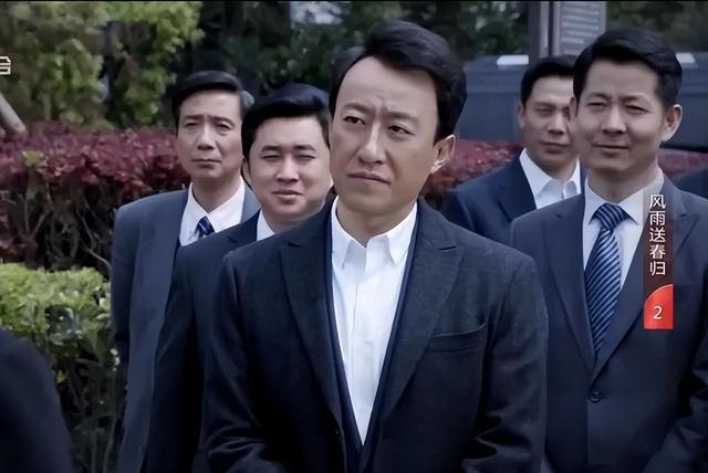 好家伙！才播1集就收视第一，观众好评如潮，这把央视又稳赢