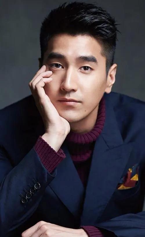 刘浩存搭档赵又廷，翻拍韩剧《我的大叔》，网友：别毁经典